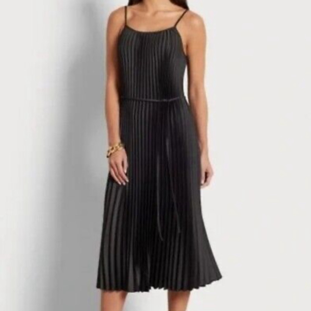 Vici Elegant Black Pleated midi shift Dress